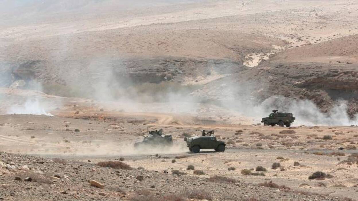 El Parlamento aboga por el uso civil de la zonas militares de la isla