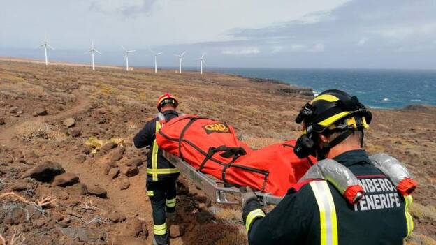 Rescatan a un pescador herido en Tenerife
