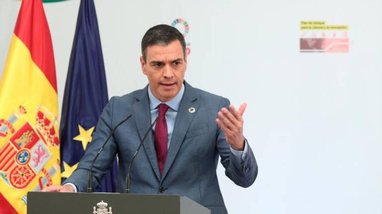 El avión de Sánchez sufrió el reventón de una rueda