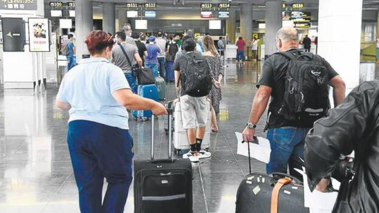 Canarias multiplicó por cuatro los movimientos de pasajeros en junio