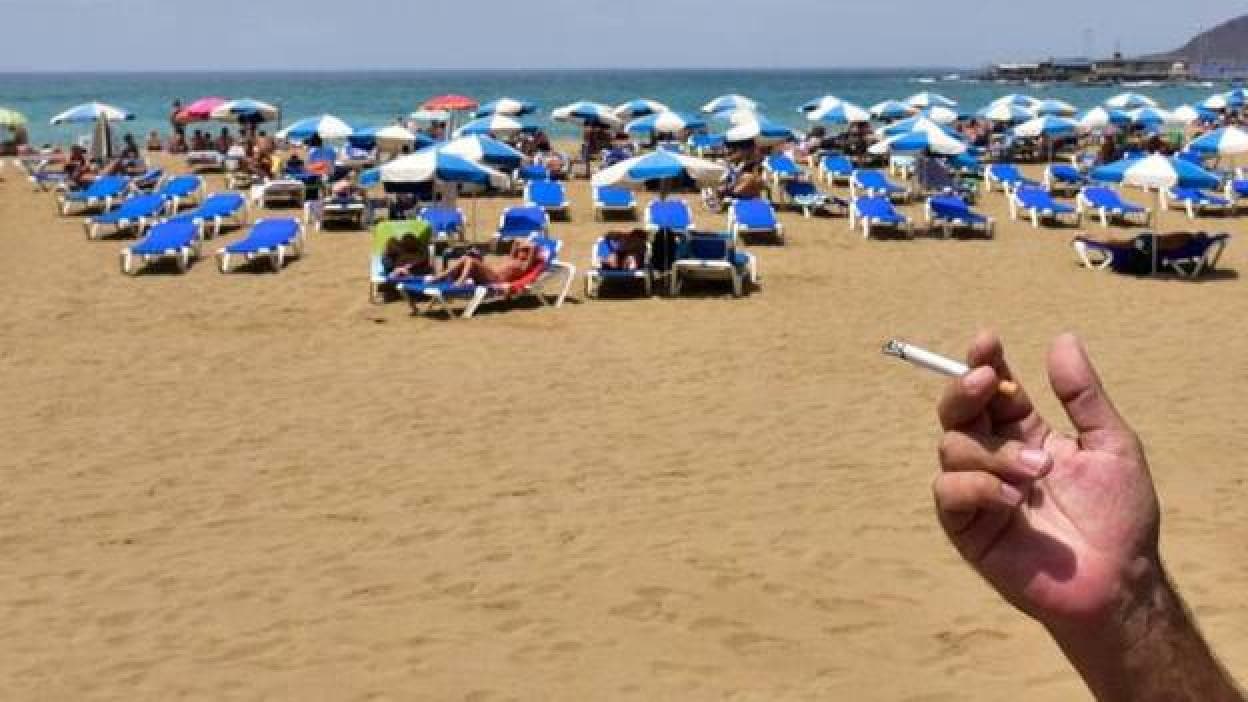 El Ayuntamiento vuelve a prohibir el tabaco en las playas