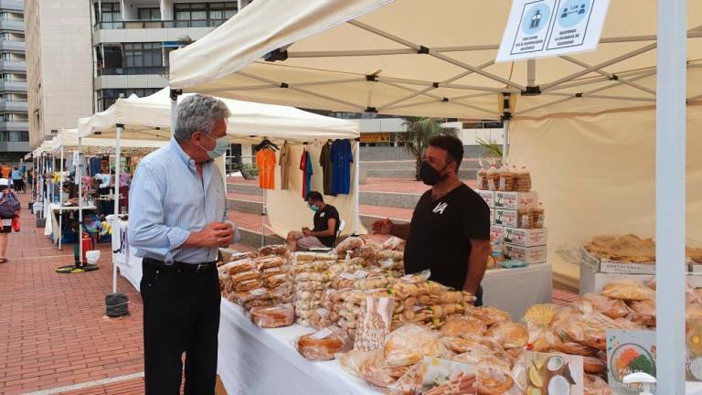 Mercadillo de artesanía en Las Canteras