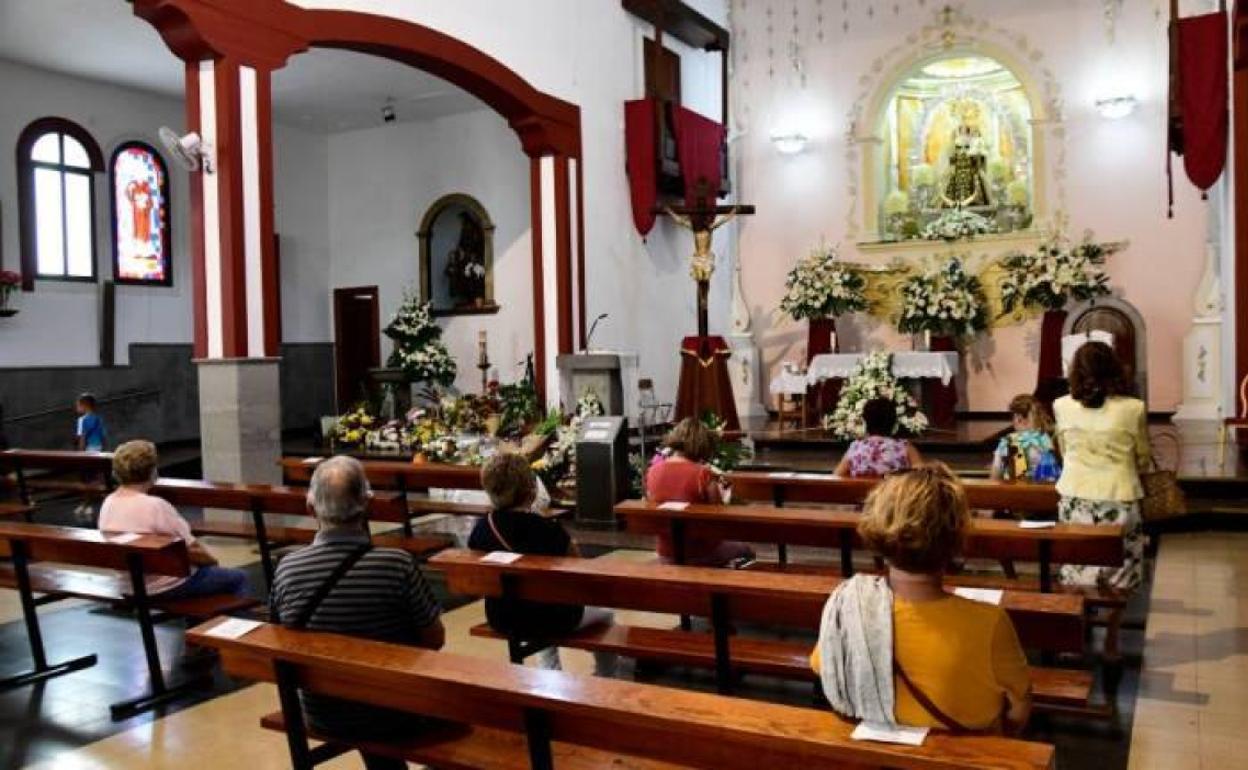 La imagen de la iglesia del Carmen y sus alrededores era muy diferente de años anteriores.