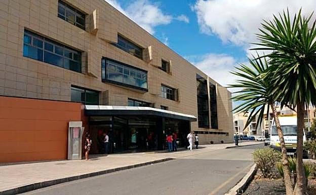 Dan negativo 90 de los 91 contactos del brote familiar