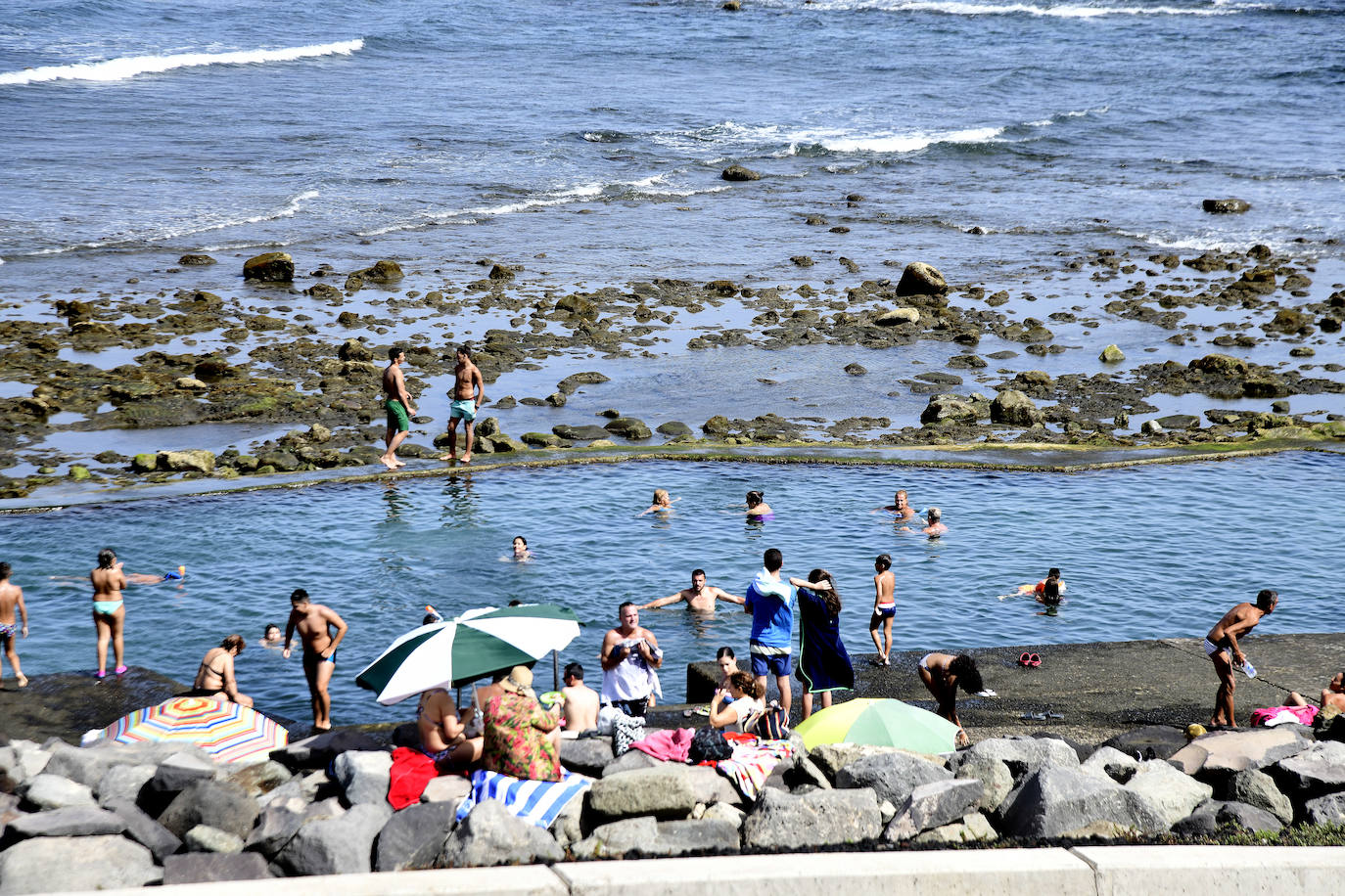 La playa ha sido el lugar preferido para combatir el calor. 