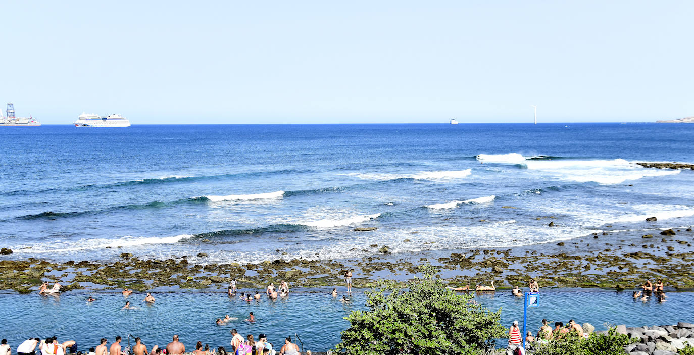La playa ha sido el lugar preferido para combatir el calor. 