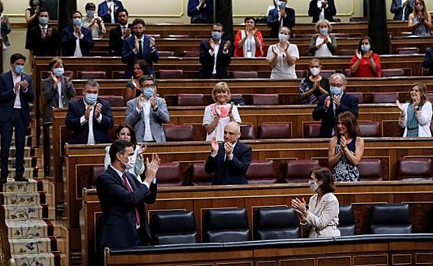 Casado acusa a Sánchez de haber sido el convidado de piedra en Bruselas