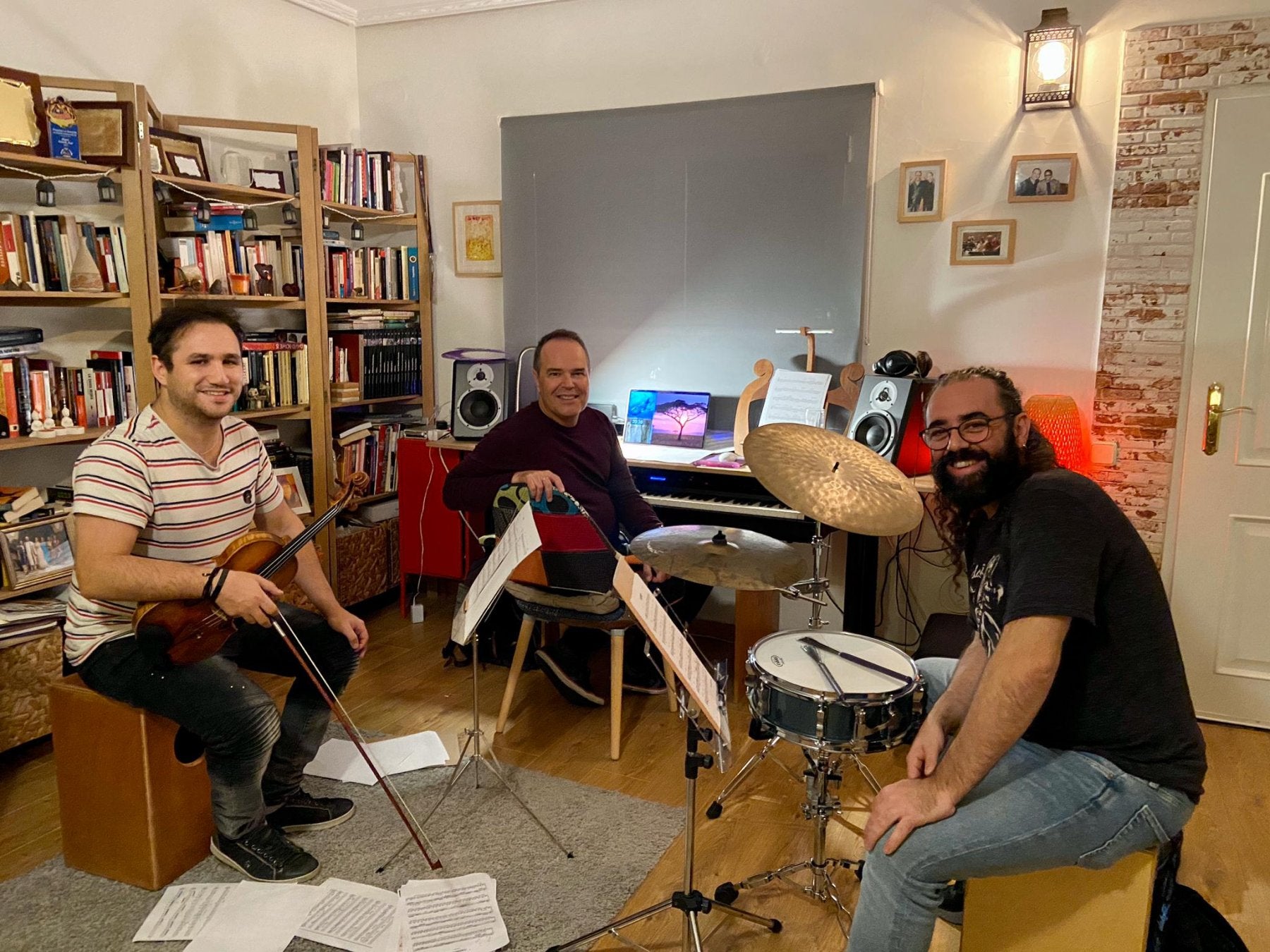 El músico valenciano criado y formado en Tenerife, Polo Ortí, toca esta noche junto a Federico Nathan y Sergio Martínez. 