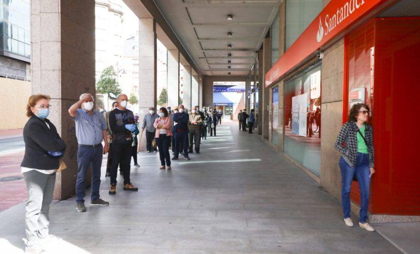 La pandemia deja ahora más oficinas bancarias que nunca en el aire