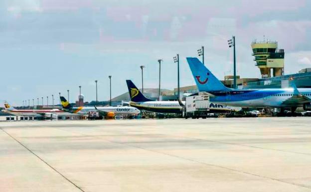 Canarias recupera el 52% de su capacidad aérea en agosto 