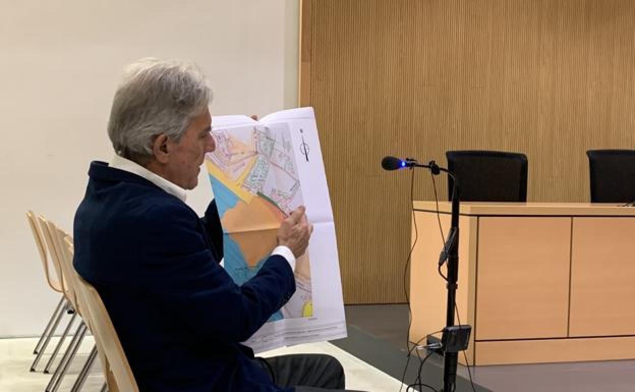 En la imagen, José María Hernández de León durante la vista oral. 