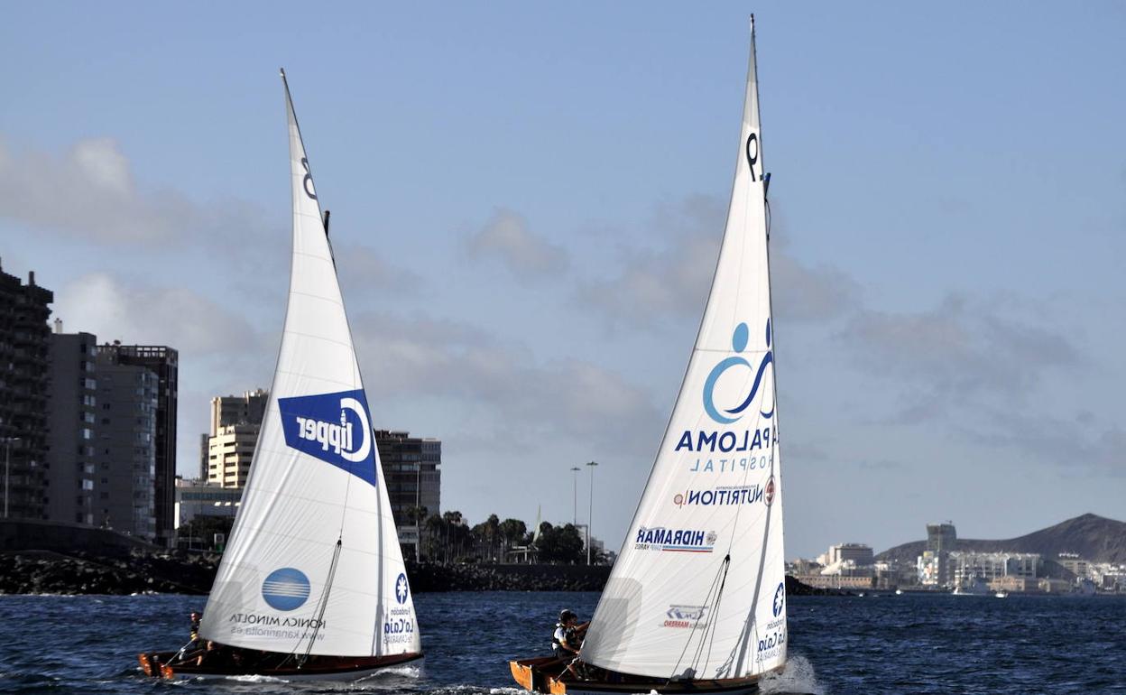 Imagen de dos participantes de vela latina