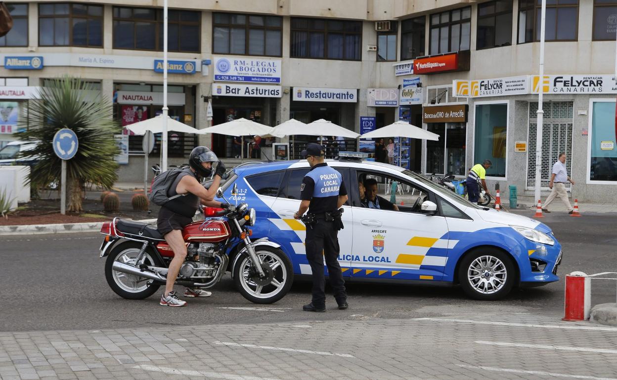 Sin medios. Los sindicatos denuncian que los coches patrulla están averiados, y se vigila en vehículos normales. 
