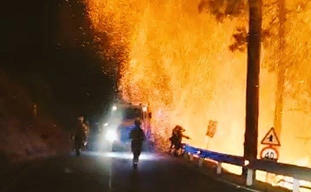 El fuego de La Palma continúa y ya hay 300 personas evacuadas