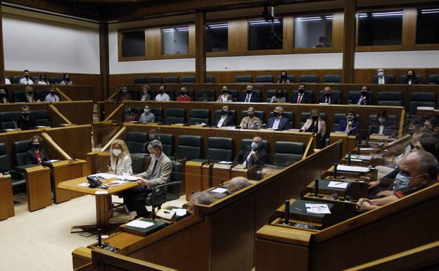 Imagen de archivo de la constitución del Parlamento Vasco.
