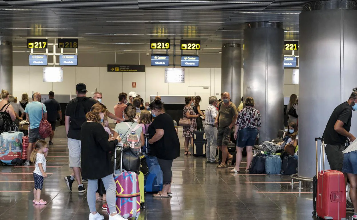 Alemania pone a Canarias en su lista negra de zonas peligrosas por la covid