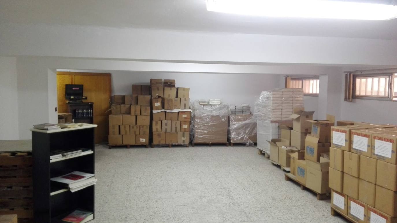 Parte del material almacenado. 