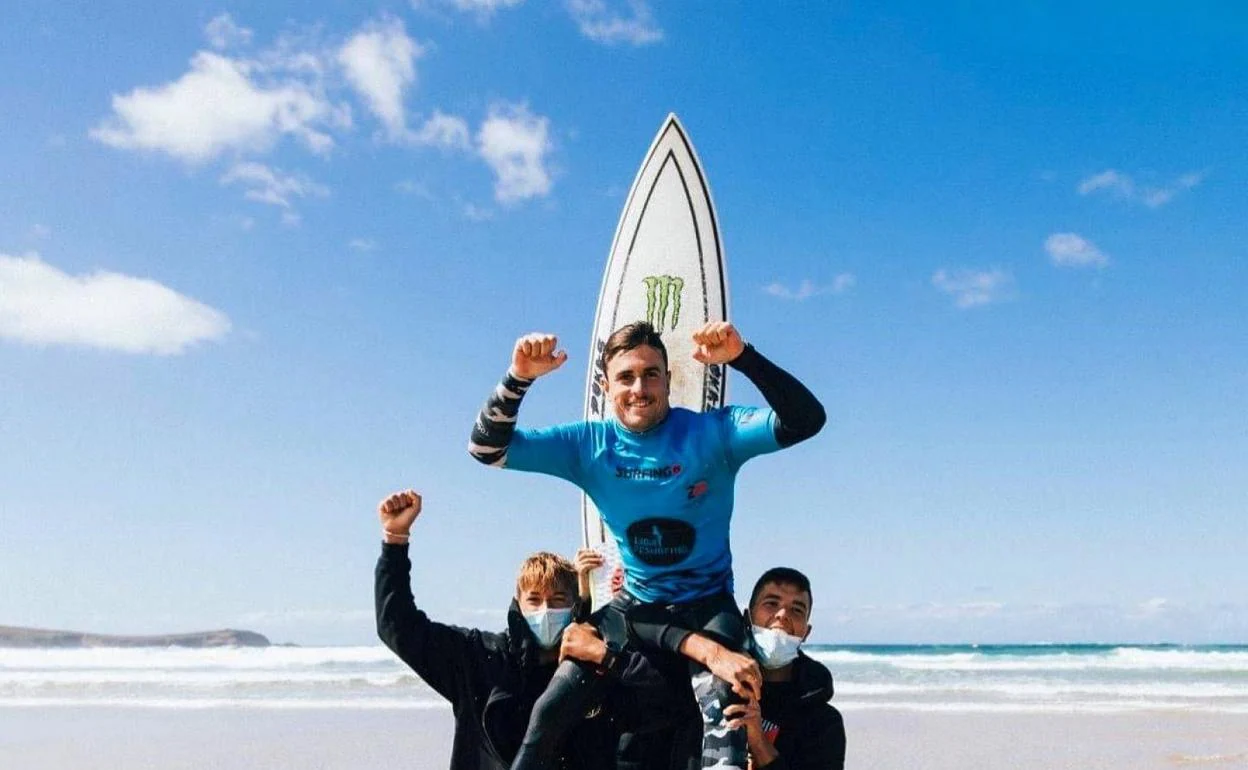 El isleño Luis Díaz, a hombros de su gente, celebra el Campeonato de España conquistado el fin de semana. 