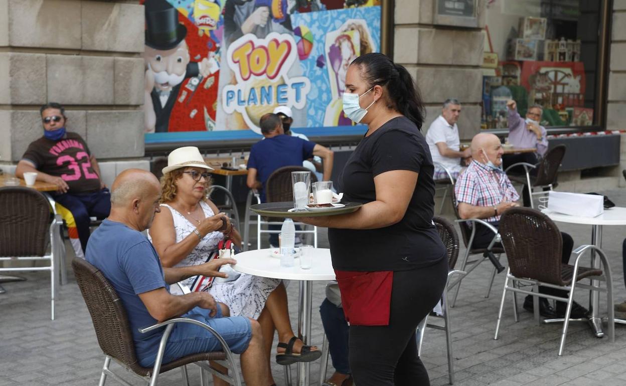 Canarias pierde 900 autónomos y teme una «sangría» sin las ayudas