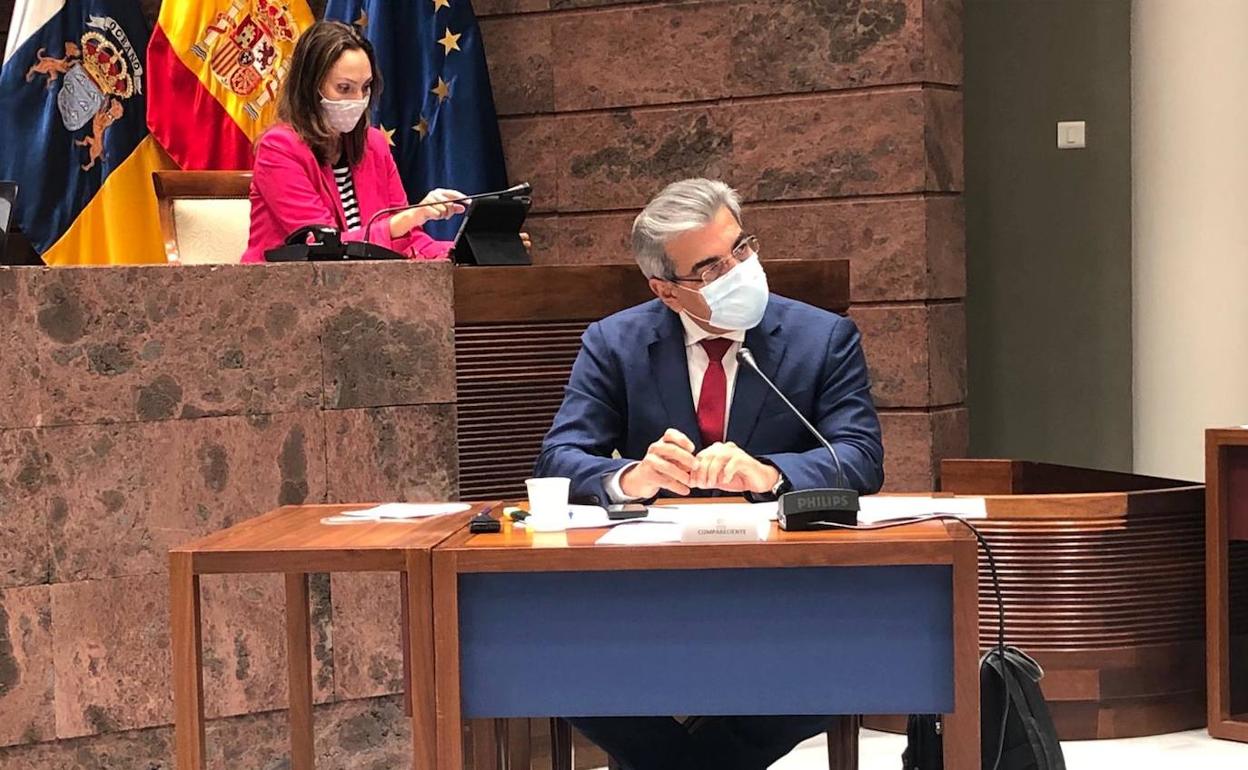 El vicepresidente canario y consejero de Hacienda, Presupuestos y Asuntos Europeos del Gobierno de Canarias, Román Rodríguez