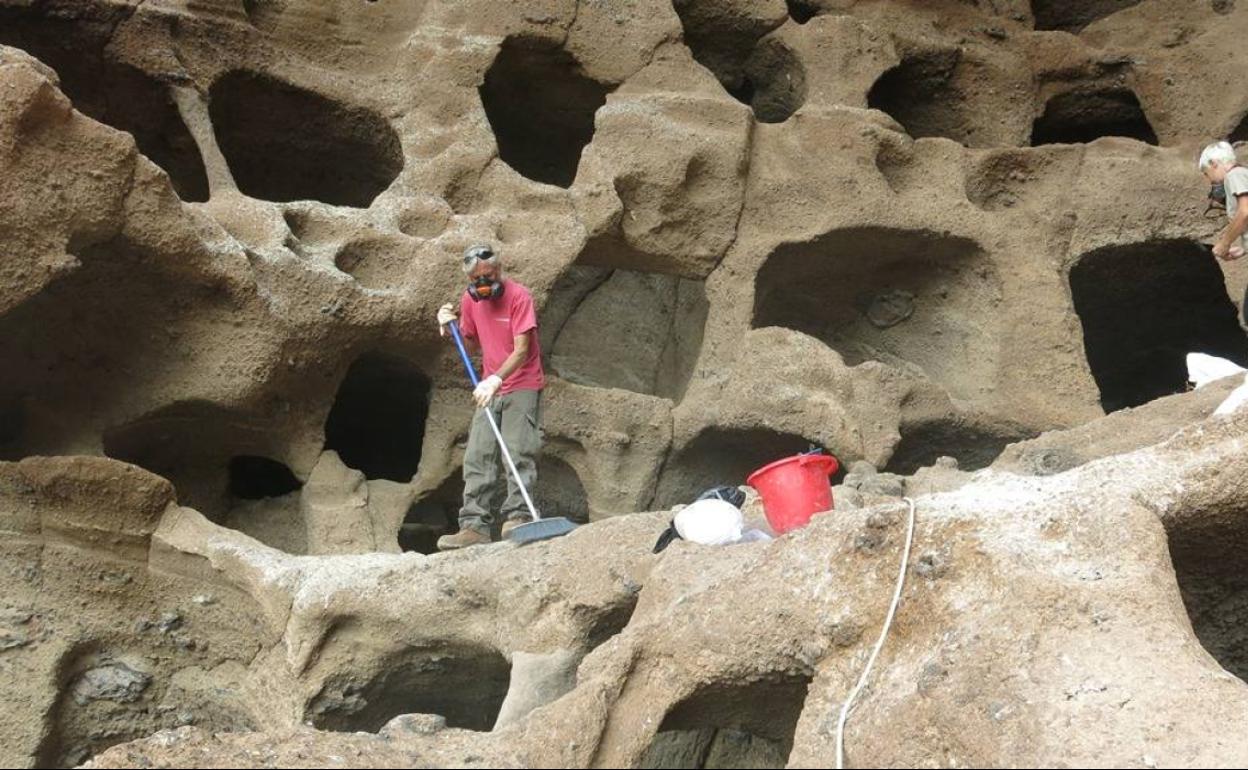 Trabajos de limpieza en el yacimiento