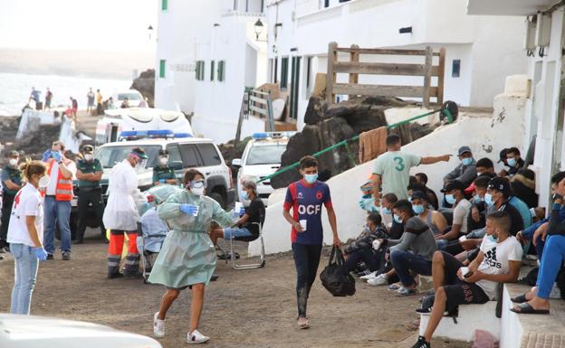 La llegada de inmigrantes a las islas se dispara en la última semana hasta una media de 100 diarios