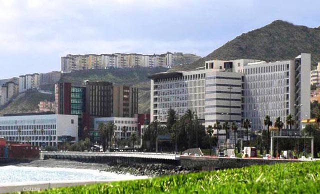 Canarias supera los 14.000 casos de Covid, la mitad activos, y registra un fallecido