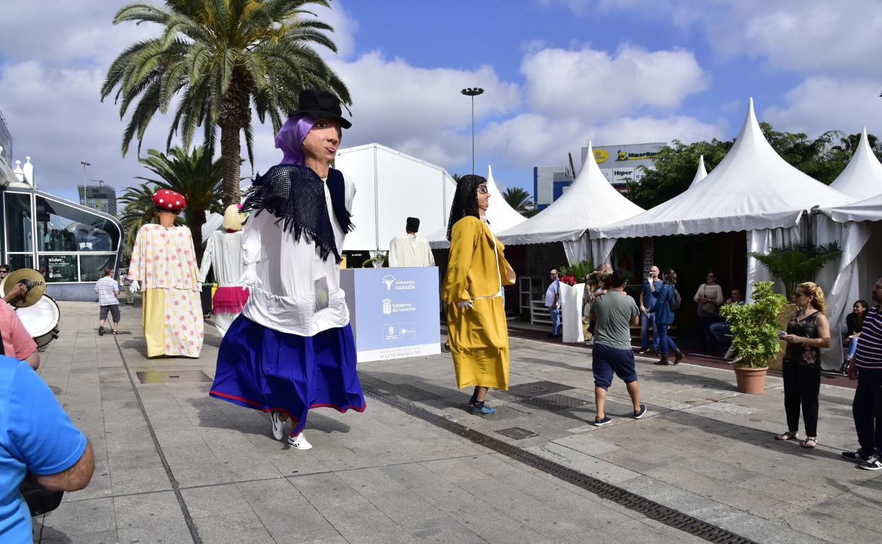 Rastro de artesanía en Santa Catalina. 