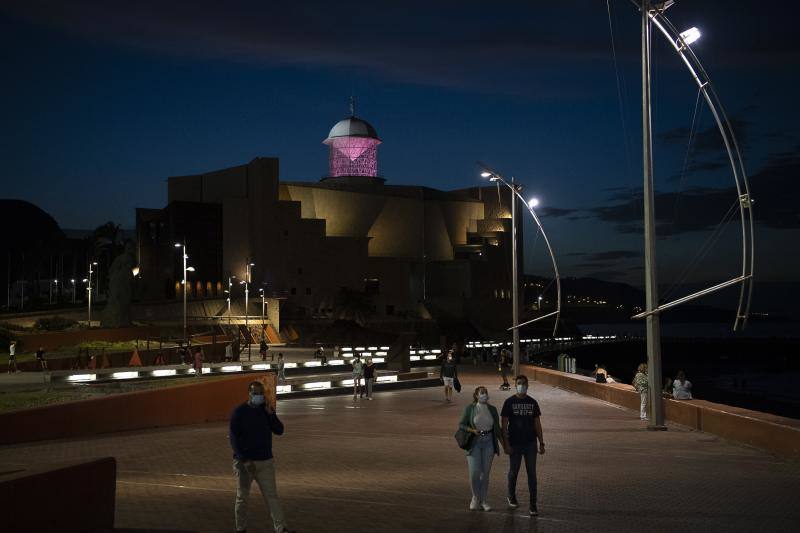 Fotos: De rosa por el Día Mundial contra el cáncer de mama
