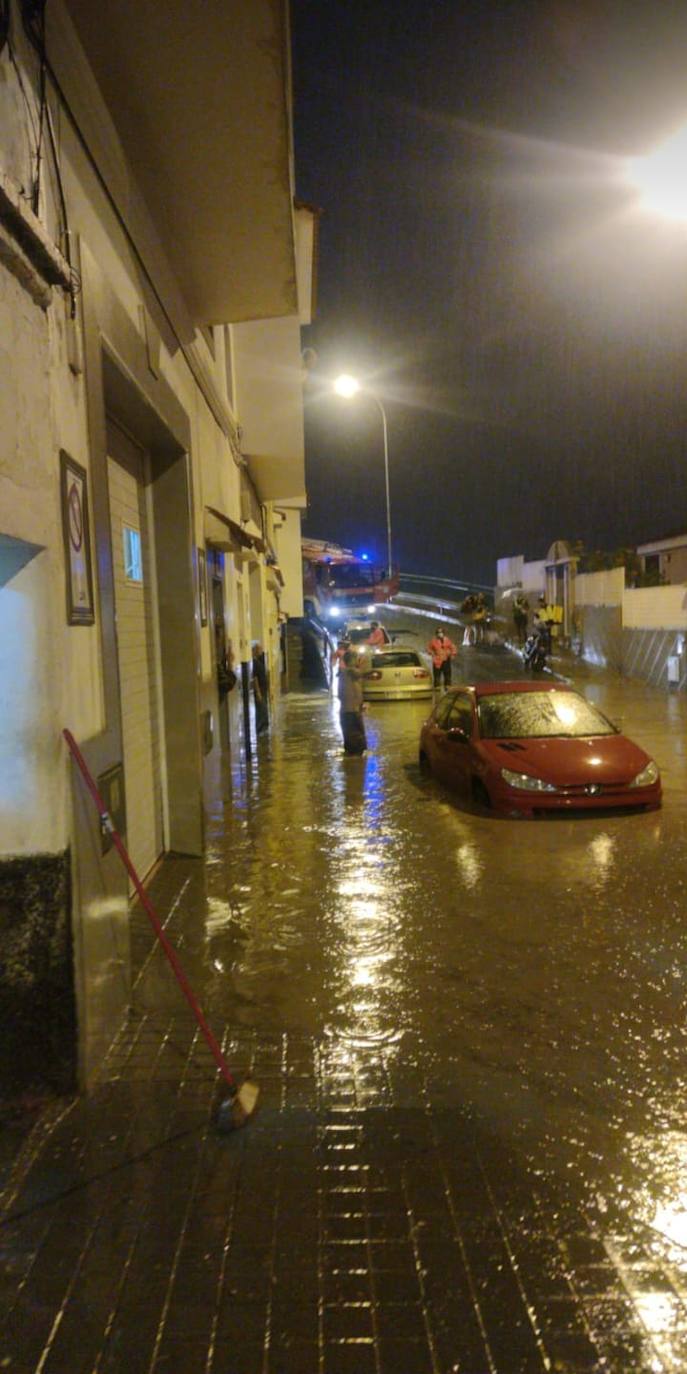 Fotos: La fuerte lluvia deja inundaciones en la capital grancanaria