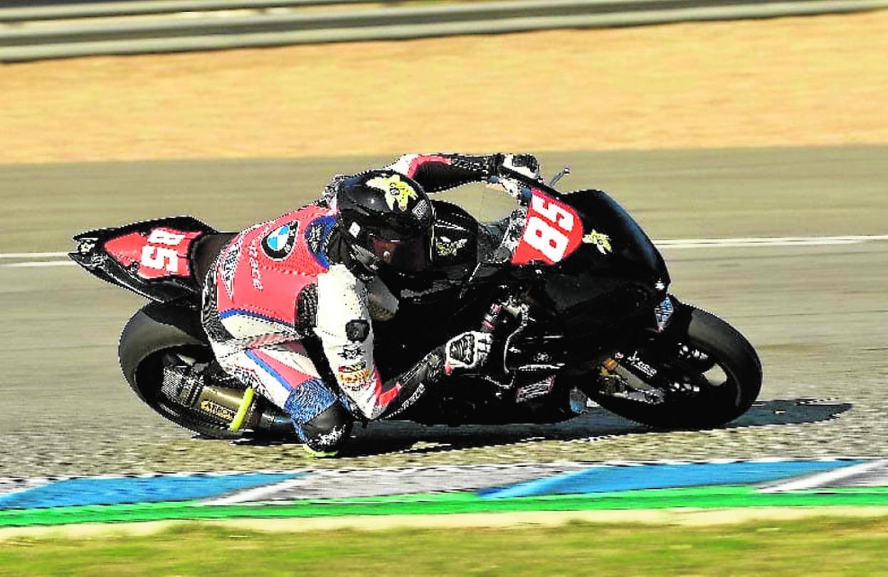 Abián Santana, en acción durante la carrera del sábado en el circuito de Jerez. 