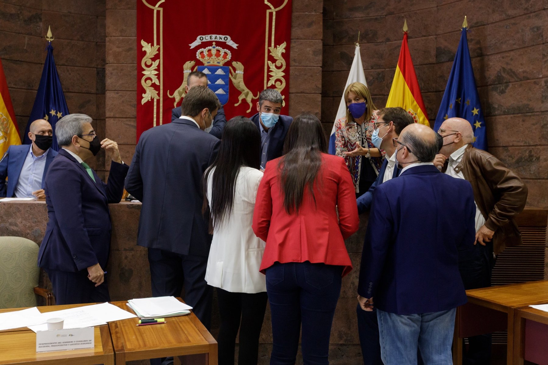 El vicepresidente Román Rodríguez y los portavoces parlamentarios ayer durante la comisión. 
