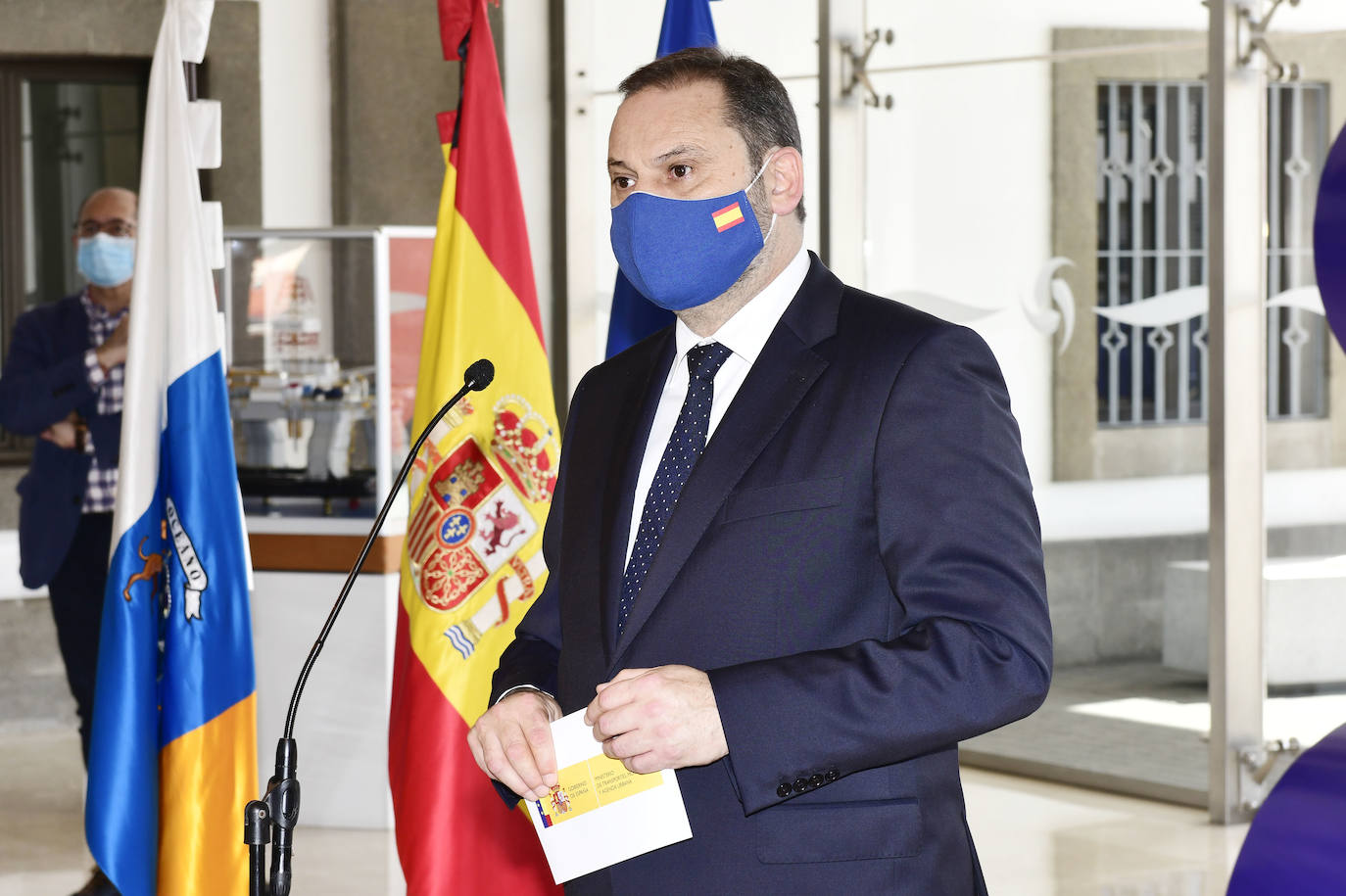 Los ministros duarnte la visita a la isla de Gran Canaria. 