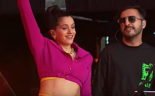 Rosalía junto a El Guincho. 