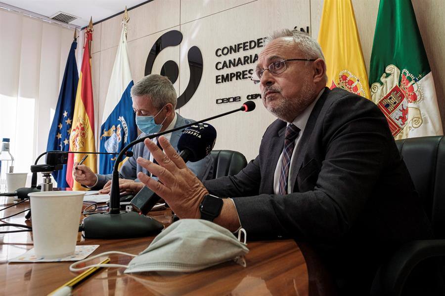 La patronal avisa: Perpetuar inmigrantes en los hoteles acabará con el destino