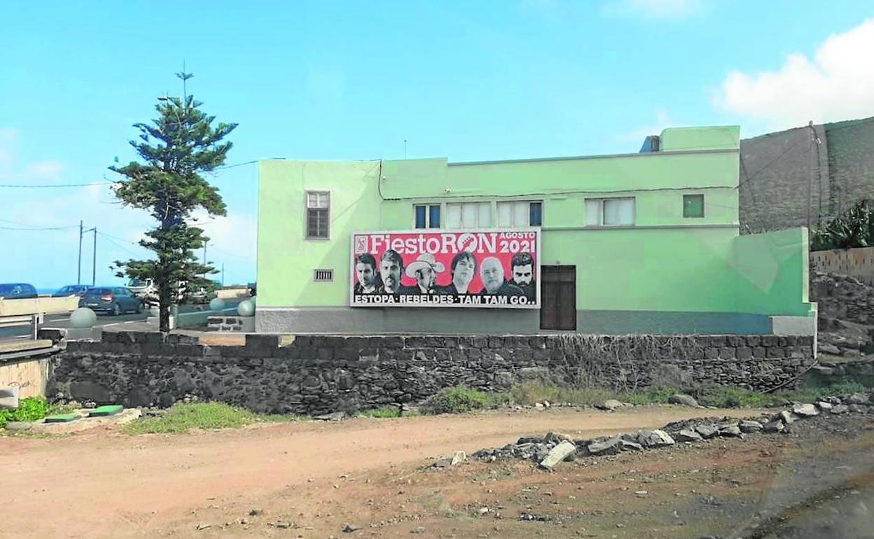 Renace la valla comercial de una fachada de Quintanilla regenerada por el Cabildo