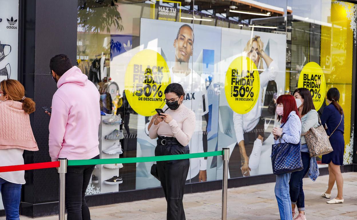 «¿Cuál es la cola?», la pregunta del Black Friday de la Covid-19