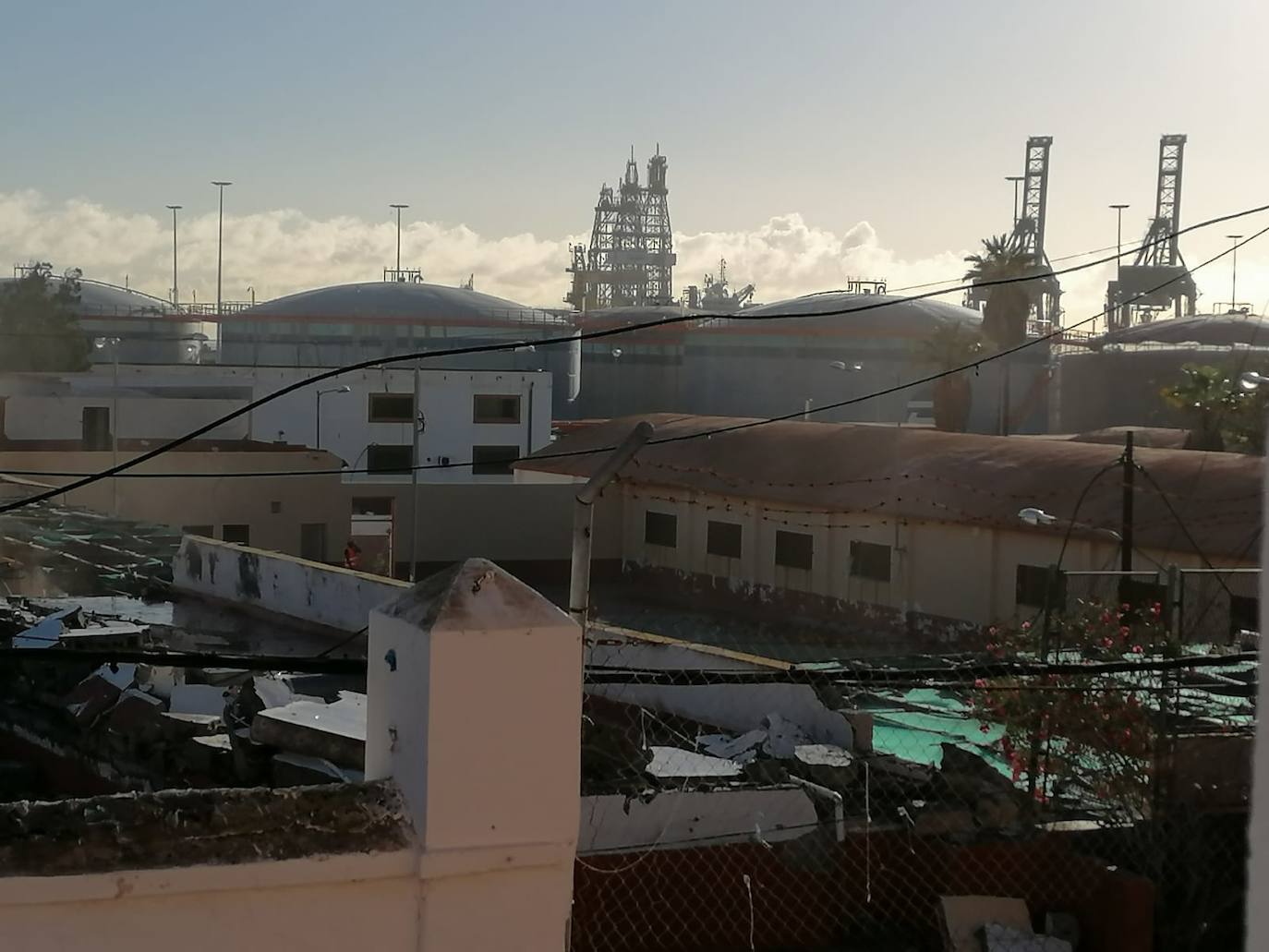 Fotos: Preparan los terrenos del Canarias 50 para acoger inmigrantes