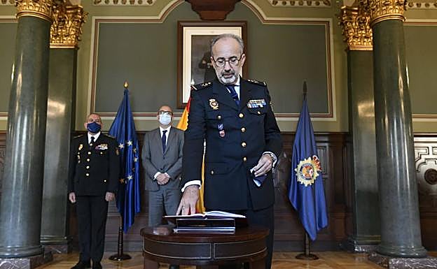 Toma de posesión del nuevo jefe superior de Policía de Canarias, Rafael Martínez López.