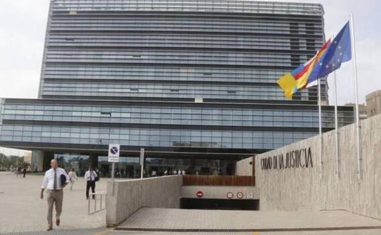 El acosador presenta un cuadro psicótico, es peligroso y hay riesgo de que ataque