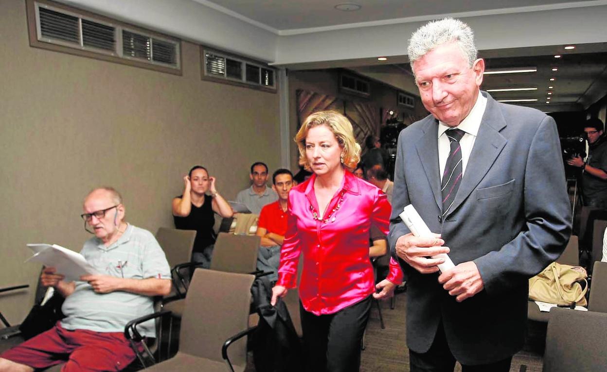 Ana Oramas y Pedro Quevedo durante un acto de los nacionalistas. 