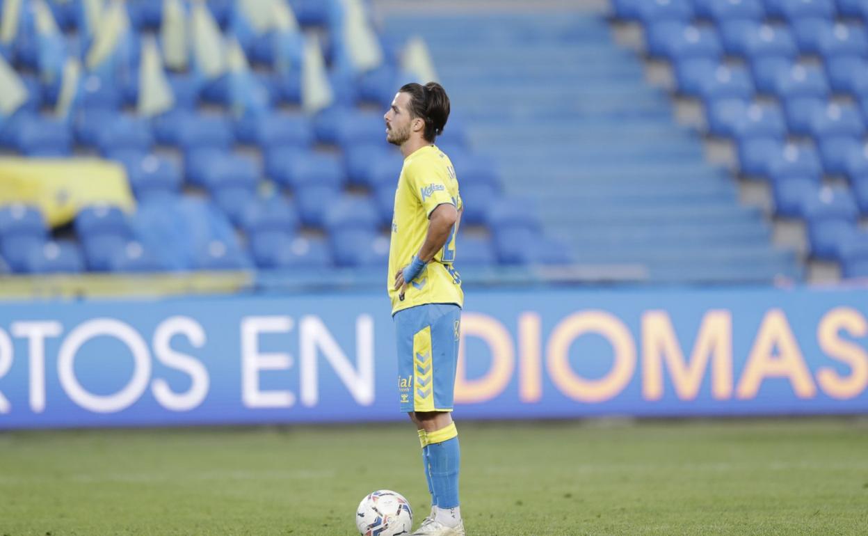 Kirian, en los preparativos para lanzar el penalti del pasado domingo ante el Alcorcón. 