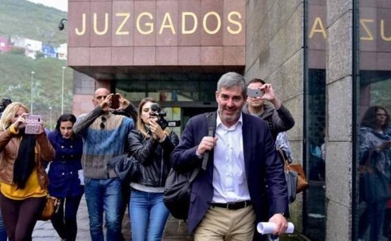 Imagen de archivo de Fernando Clavijo saliendo de los juzgados. 