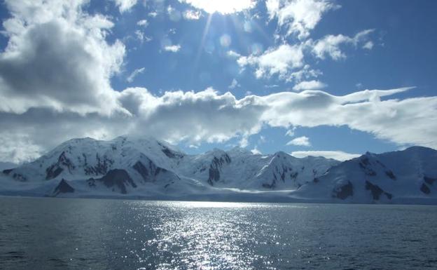 Las aguas del océano Antártico se están calentando peligrosamente. 