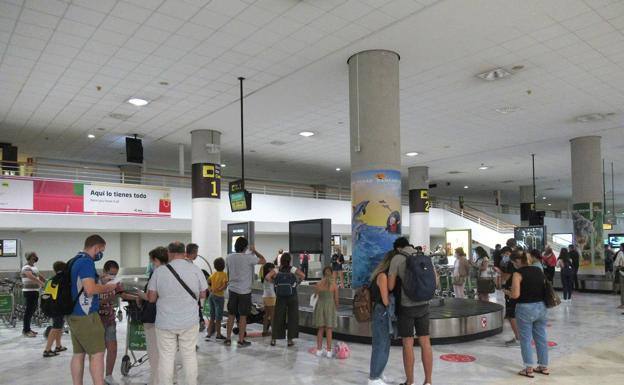 Funcas: Canarias y Baleares, las Comunidades más castigadas por la pandemia