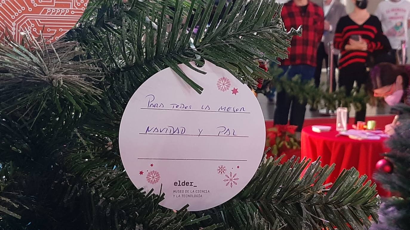 Fotos: Los Reyes Magos de Oriente acercan la Navidad al Museo Elder