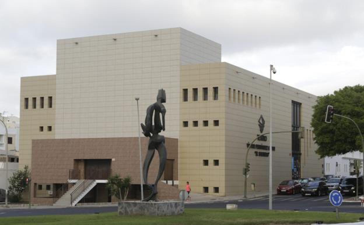 Conservatorio y Teatro El Salinero. 