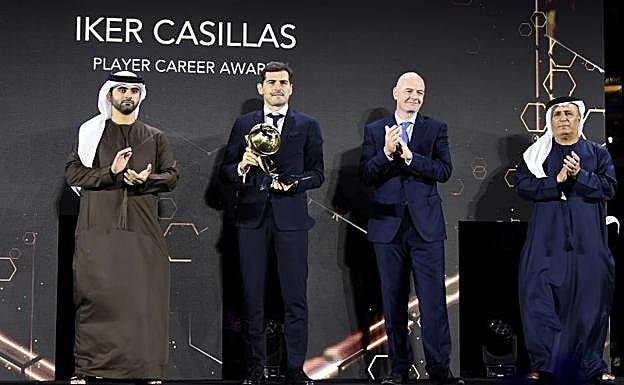 Iker Casillas fue premiado por su carrera.