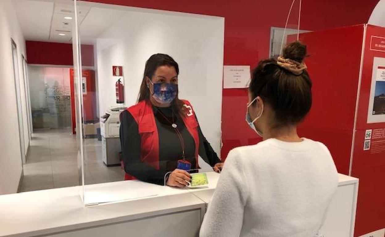 Cruz Roja y el Gobierno atienden a más de 2.500 menores en Canarias
