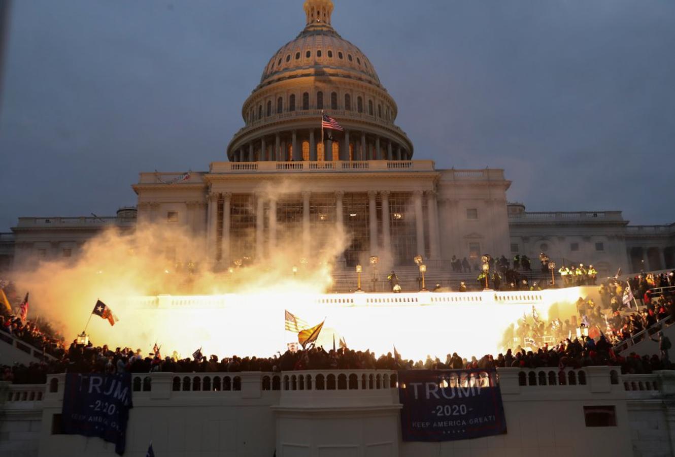 Protesta de partidarios del presidente de los Estados Unidos, Donald Trump, frente al Capitolio